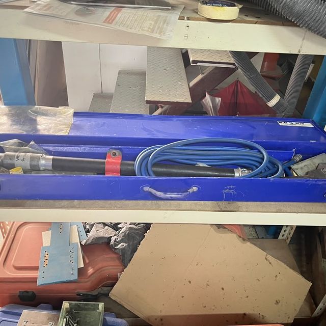 VOGT VH 50-110.18 hammer with air hose in its blue steel case