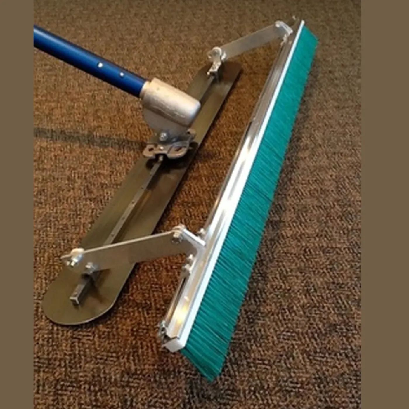 Chameleon Marion Brush - The Fresno With Brush
