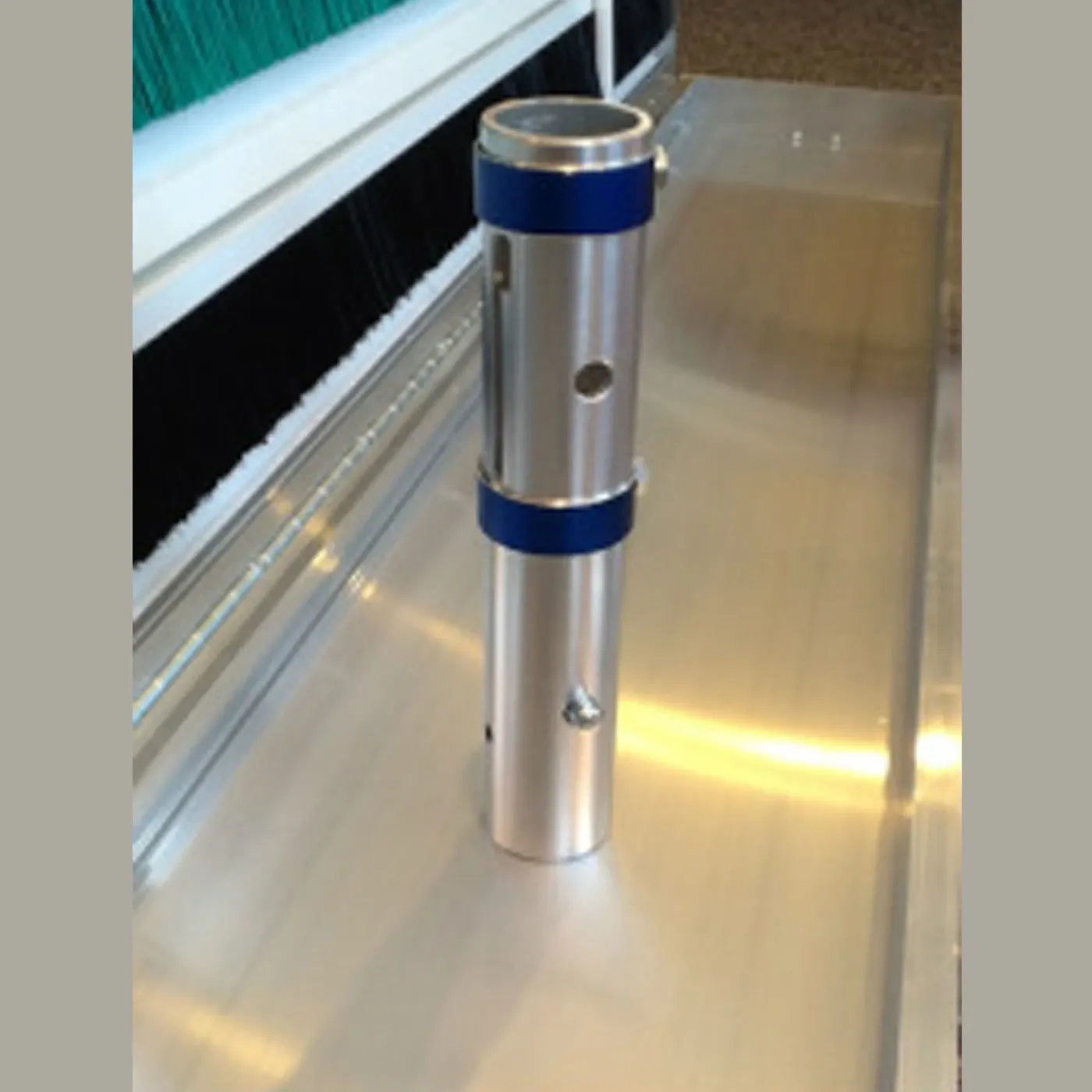 Chameleon Marion Brush - The Multi-Use Adapter
